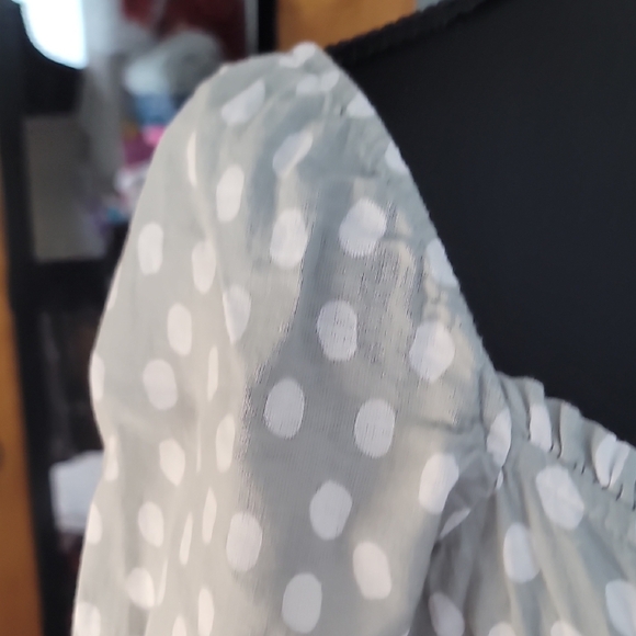 Abercrombie & Fitch Green with White polka Dots Puff Sleeve Blouse - Picture 7 of 10